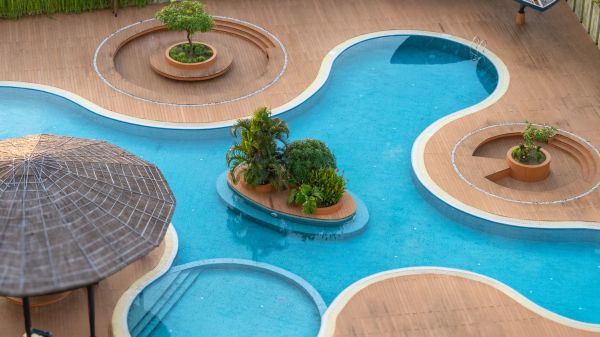 Explorez les avantages d'une piscine personnalisée à Annecy